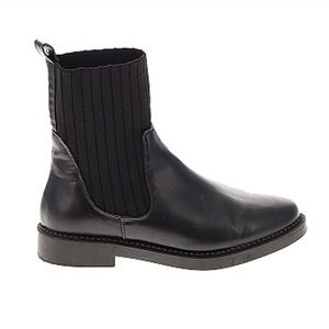 Women’s ASOS Chelsea Boots Size 9W